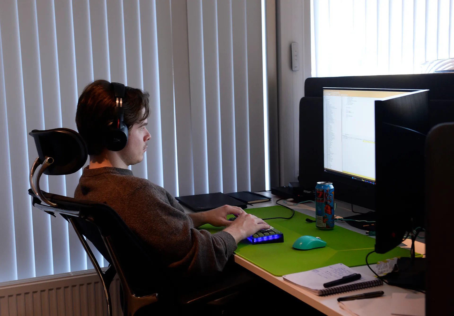 Utvikler ved skrivebord hos Devity